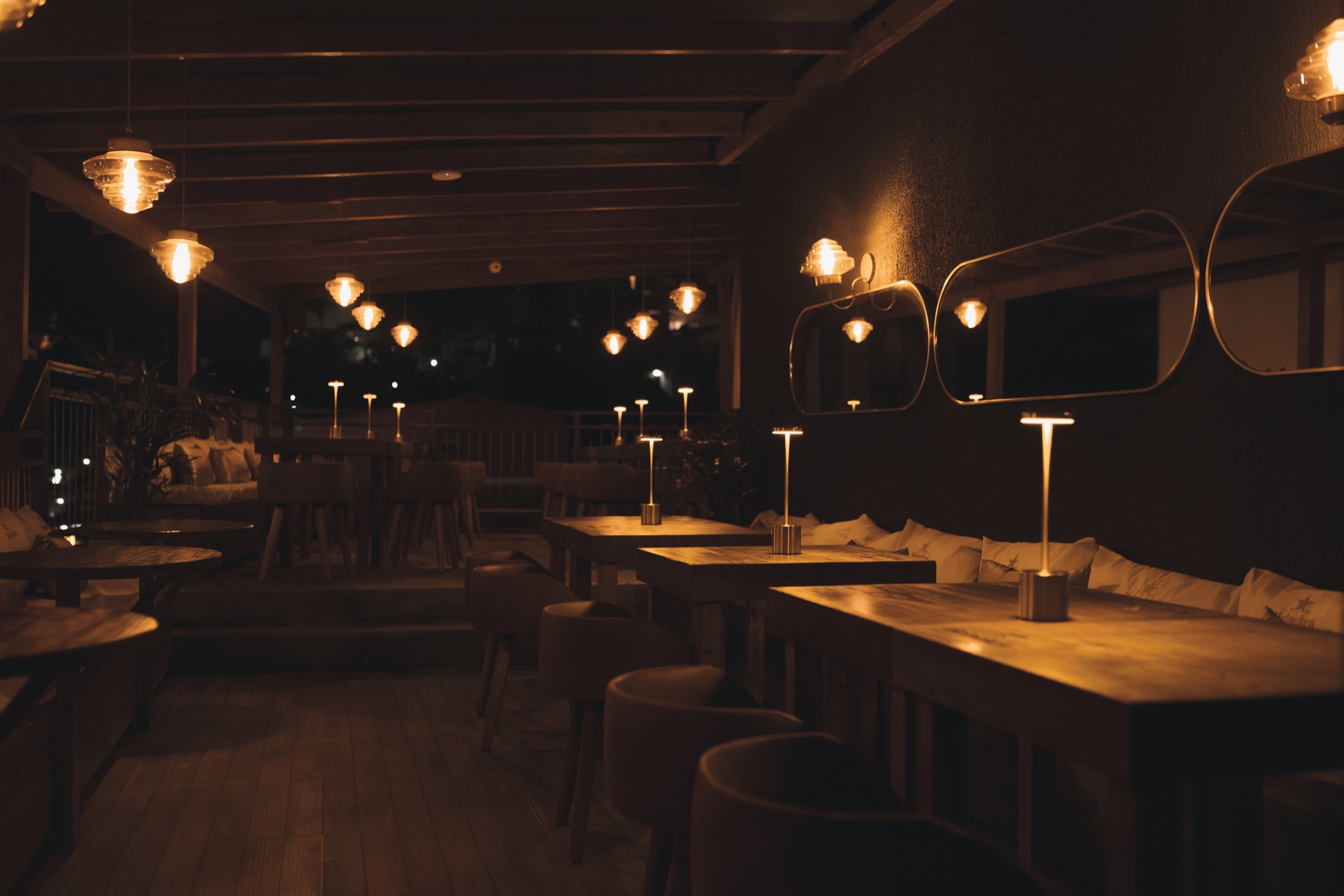 Salão do Nu Gastrobar à noite